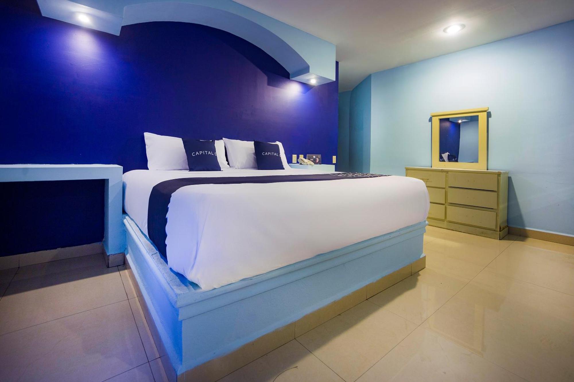 Capital O Hotel Diro, Monterrey Exterior photo