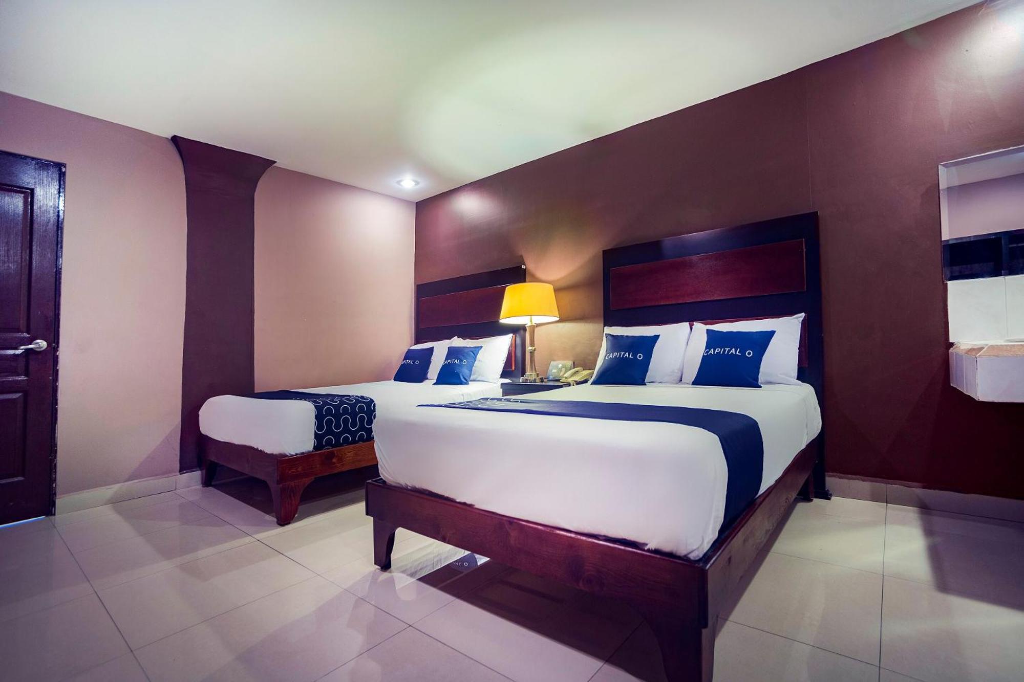 Capital O Hotel Diro, Monterrey Exterior photo
